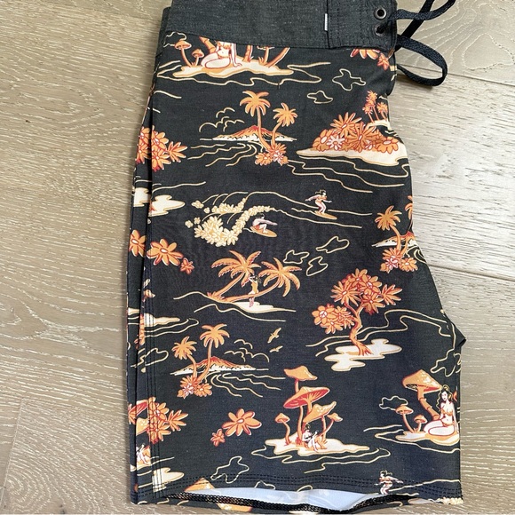 Brand new men’s board shorts 🏄♂️ - Picture 3 of 5